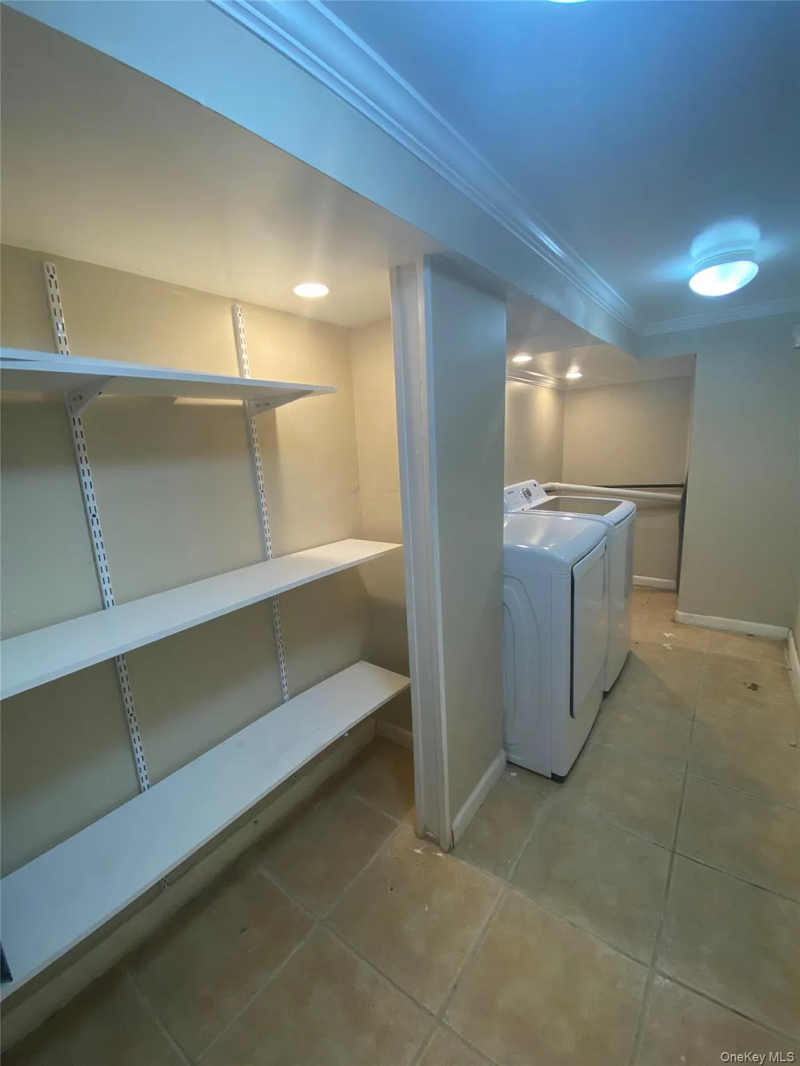 4331 Murdock Avenue, New York, NY, 3 Bedrooms Bedrooms, 5 Rooms Rooms,1 BathroomBathrooms,Residential,For Rent,Murdock,0,KEY912020 4331 Murdock Avenue, New York, NY, 3 Bedrooms Bedrooms, 5 Rooms Rooms,1 BathroomBathrooms,Residential,For Rent,Murdock,0,KEY912020