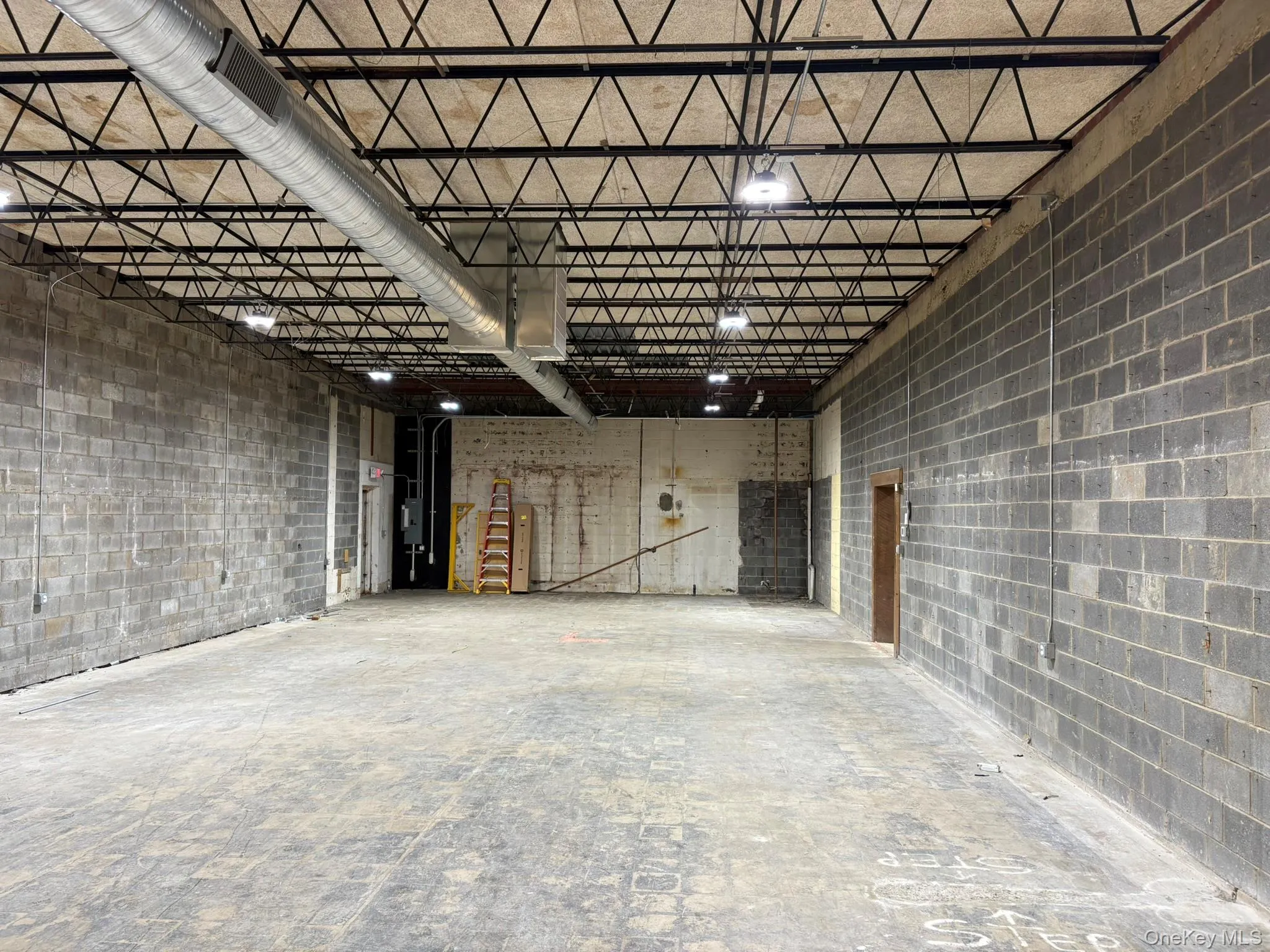 Garage with concrete block wall Garage with concrete block wall