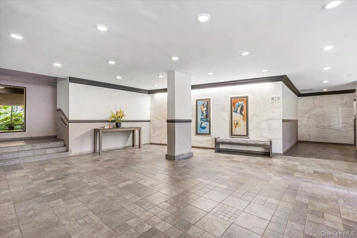 Lobby Lobby