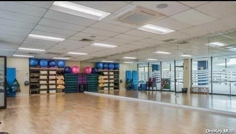 2 Bay Club Drive, New York, NY, 1 Bedroom Bedrooms, 4 Rooms Rooms,1 BathroomBathrooms,Residential Lease,Idx,Bay Club,912490 2 Bay Club Drive, New York, NY, 1 Bedroom Bedrooms, 4 Rooms Rooms,1 BathroomBathrooms,Residential Lease,Idx,Bay Club,912490