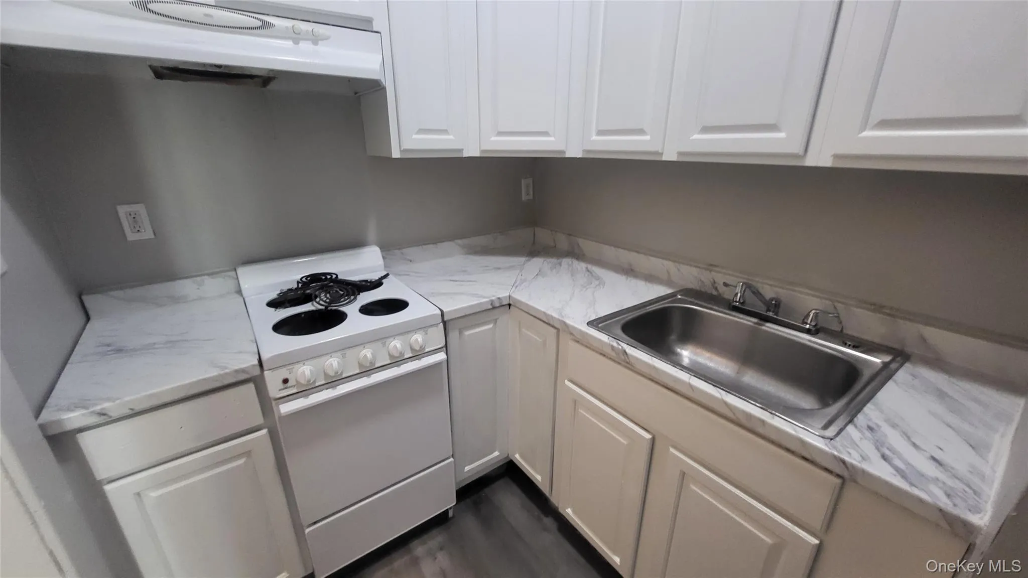 Kitchen with engineered wood floors Kitchen with engineered wood floors