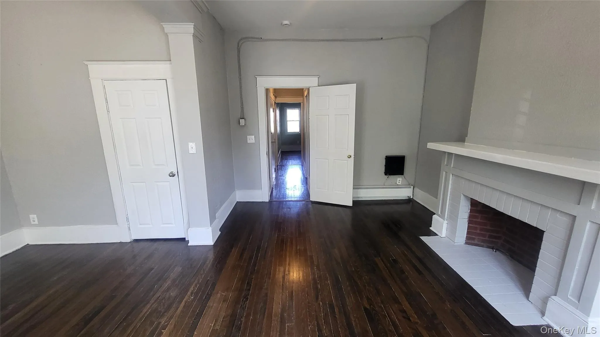 Entry into Bedroom 1 Entry into Bedroom 1