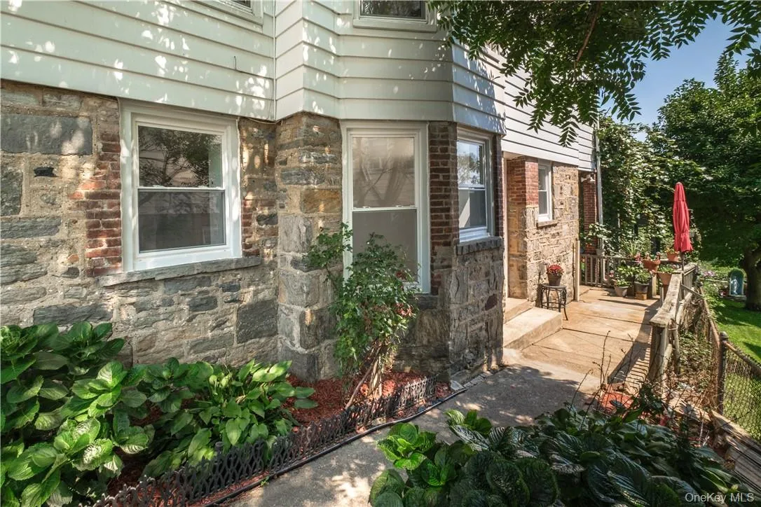 594 Bellevue Avenue, Yonkers, NY, 1 Bedroom Bedrooms, 3 Rooms Rooms,1 BathroomBathrooms,Residential Lease,Idx,Bellevue,912543 594 Bellevue Avenue, Yonkers, NY, 1 Bedroom Bedrooms, 3 Rooms Rooms,1 BathroomBathrooms,Residential Lease,Idx,Bellevue,912543