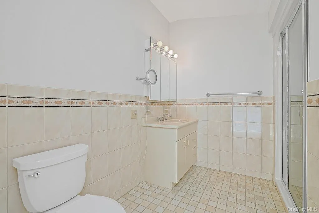 2 Full, 1 half and ensuite full in primary 2 Full, 1 half and ensuite full in primary