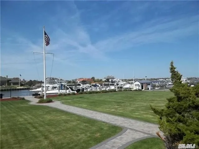 Front lawn in front of unit Front lawn in front of unit