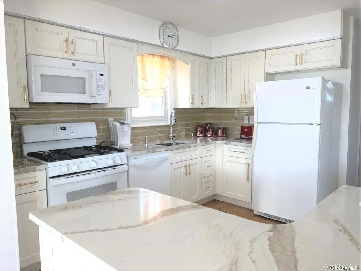 24 Virginia Avenue, Long Beach, NY, 2 Bedrooms Bedrooms, 4 Rooms Rooms,1 BathroomBathrooms,Residential Lease,Idx,Virginia,0,913100 24 Virginia Avenue, Long Beach, NY, 2 Bedrooms Bedrooms, 4 Rooms Rooms,1 BathroomBathrooms,Residential Lease,Idx,Virginia,0,913100