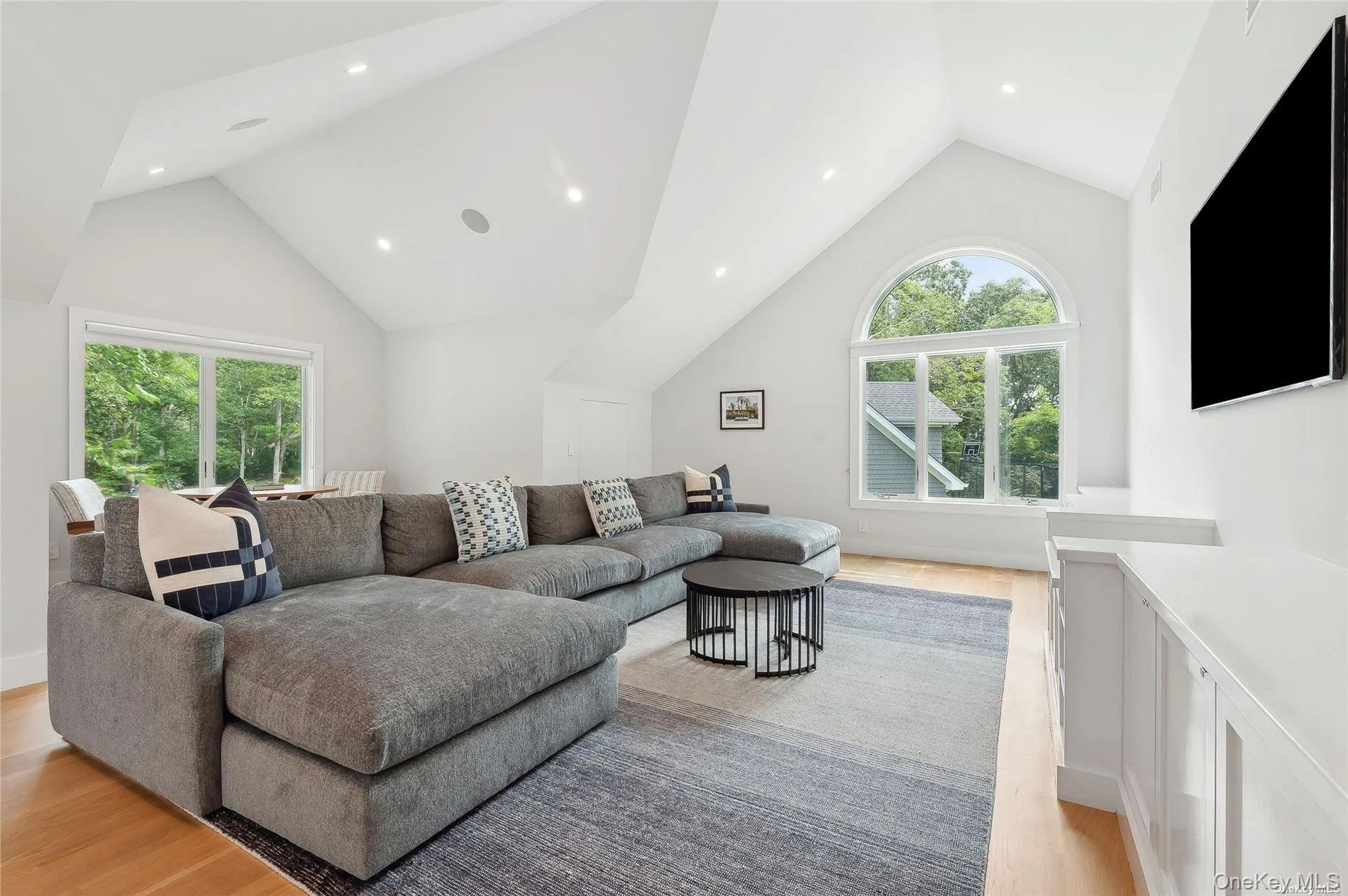 28 Old Meeting House Road, Southampton, NY, 5 Bedrooms Bedrooms, 12 Rooms Rooms,5 BathroomsBathrooms,Residential Lease,Idx,Old Meeting House,913258 28 Old Meeting House Road, Southampton, NY, 5 Bedrooms Bedrooms, 12 Rooms Rooms,5 BathroomsBathrooms,Residential Lease,Idx,Old Meeting House,913258