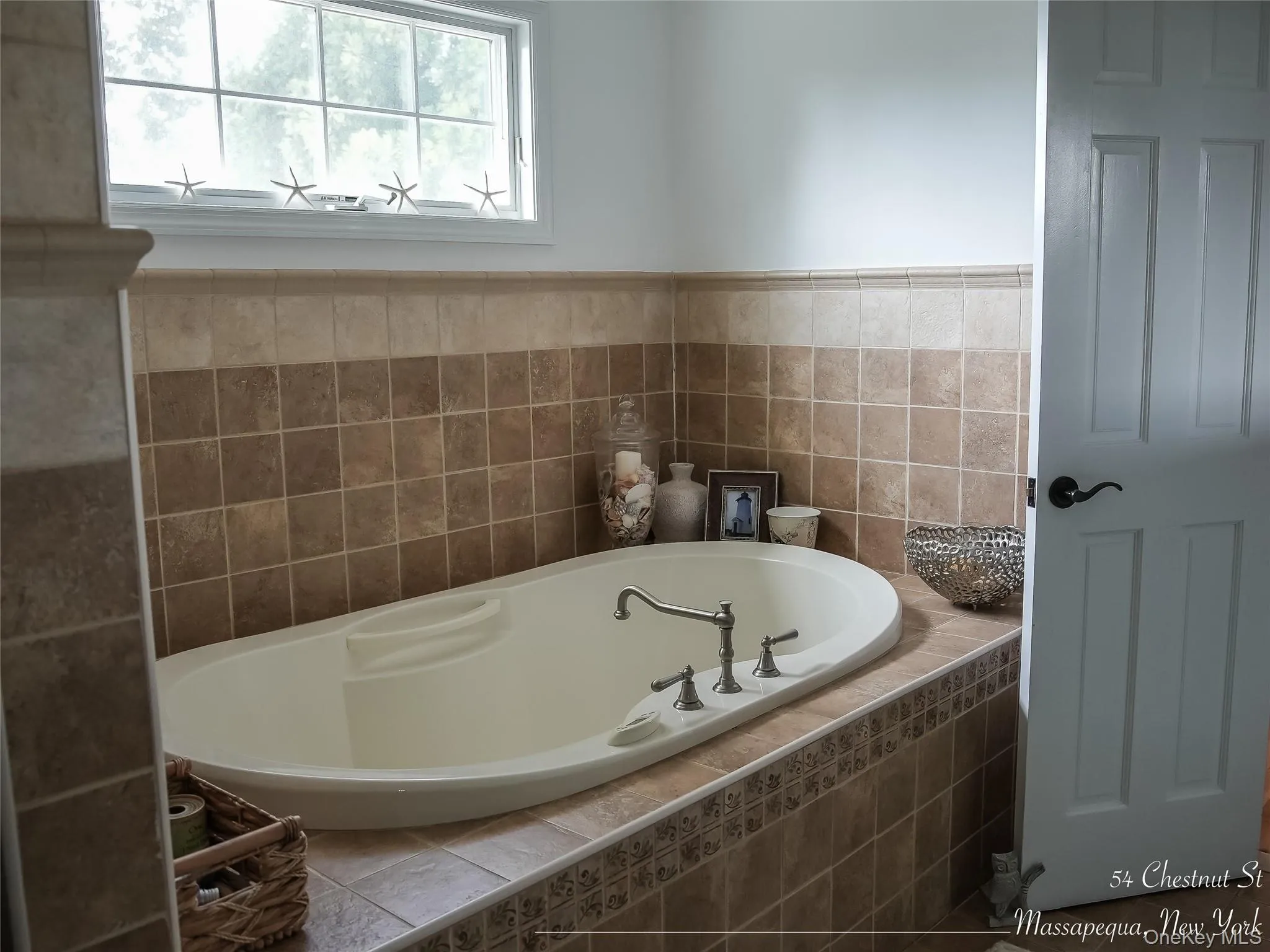 54 Chestnut Street, Oyster Bay, NY, 6 Bedrooms Bedrooms, 12 Rooms Rooms,3 BathroomsBathrooms,Residential,For Rent,Chestnut,0,913317 54 Chestnut Street, Oyster Bay, NY, 6 Bedrooms Bedrooms, 12 Rooms Rooms,3 BathroomsBathrooms,Residential,For Rent,Chestnut,0,913317