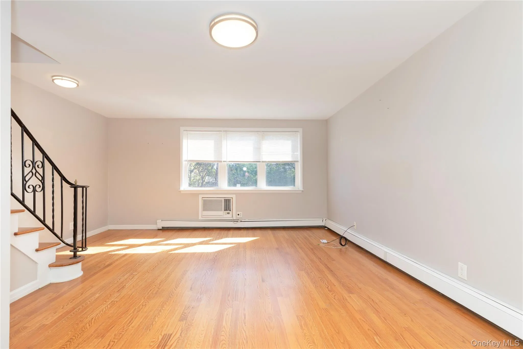 223 Ditmars Street, New York, NY, 4 Bedrooms Bedrooms, 6 Rooms Rooms,2 BathroomsBathrooms,Residential,For Rent,Ditmars,0,913352 223 Ditmars Street, New York, NY, 4 Bedrooms Bedrooms, 6 Rooms Rooms,2 BathroomsBathrooms,Residential,For Rent,Ditmars,0,913352