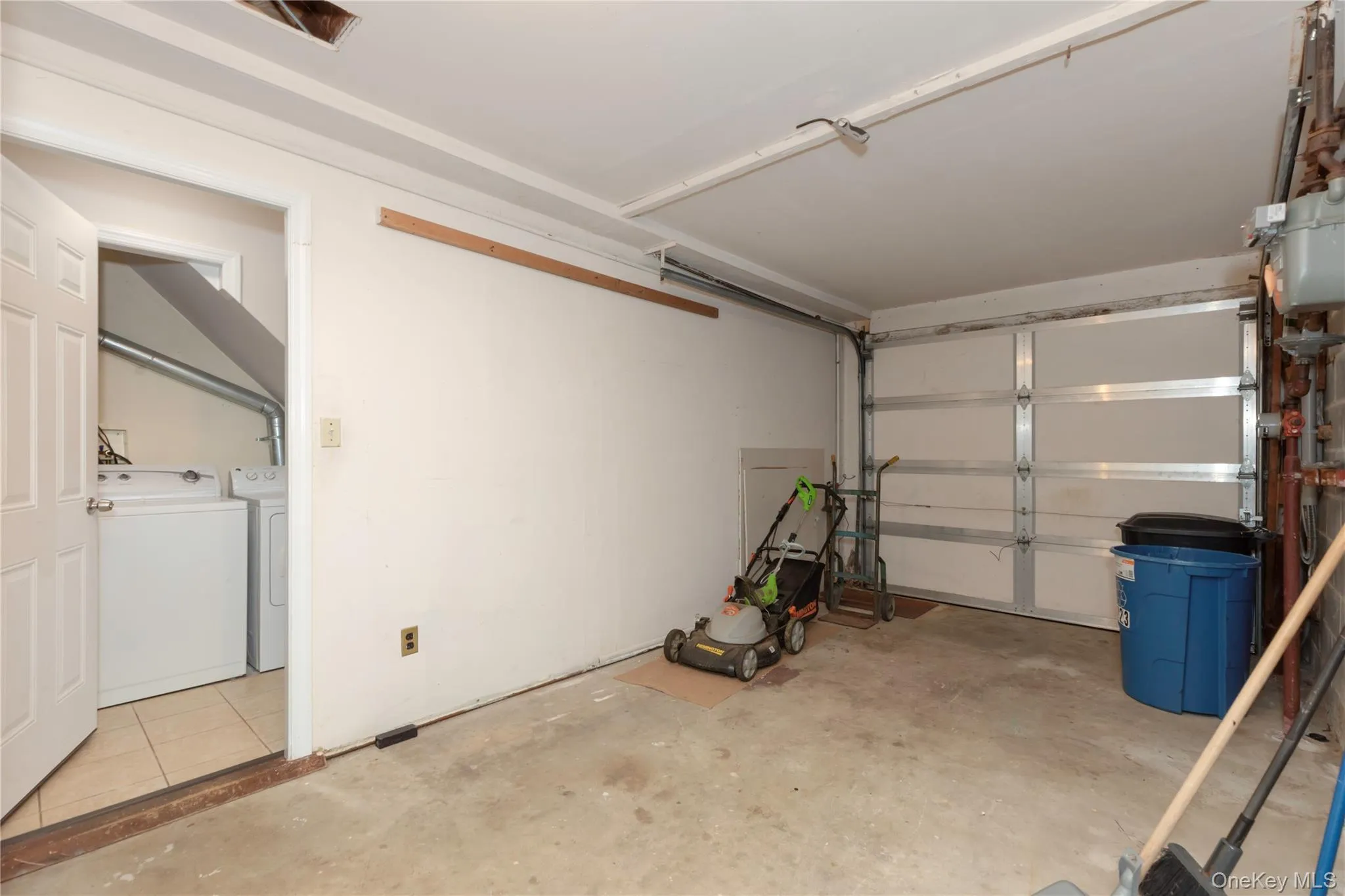 223 Ditmars Street, New York, NY, 4 Bedrooms Bedrooms, 6 Rooms Rooms,2 BathroomsBathrooms,Residential,For Rent,Ditmars,0,913352 223 Ditmars Street, New York, NY, 4 Bedrooms Bedrooms, 6 Rooms Rooms,2 BathroomsBathrooms,Residential,For Rent,Ditmars,0,913352