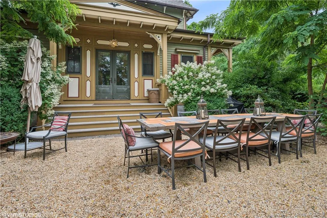 Napa-worthy patio Napa-worthy patio