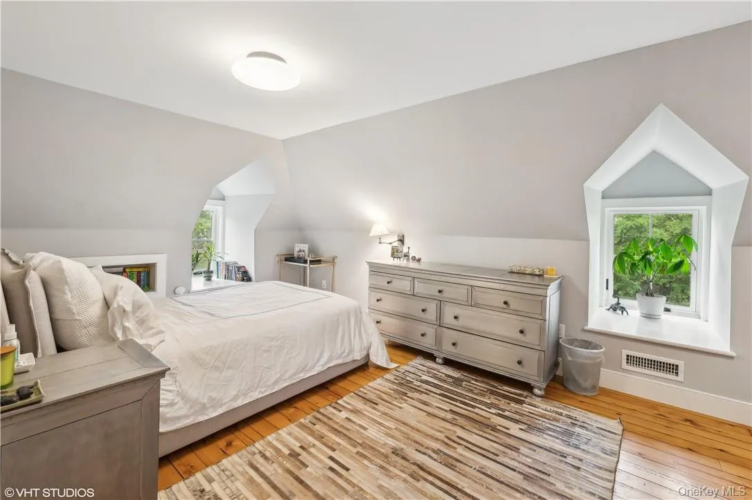 5th bedroom, 3rd floor 5th bedroom, 3rd floor