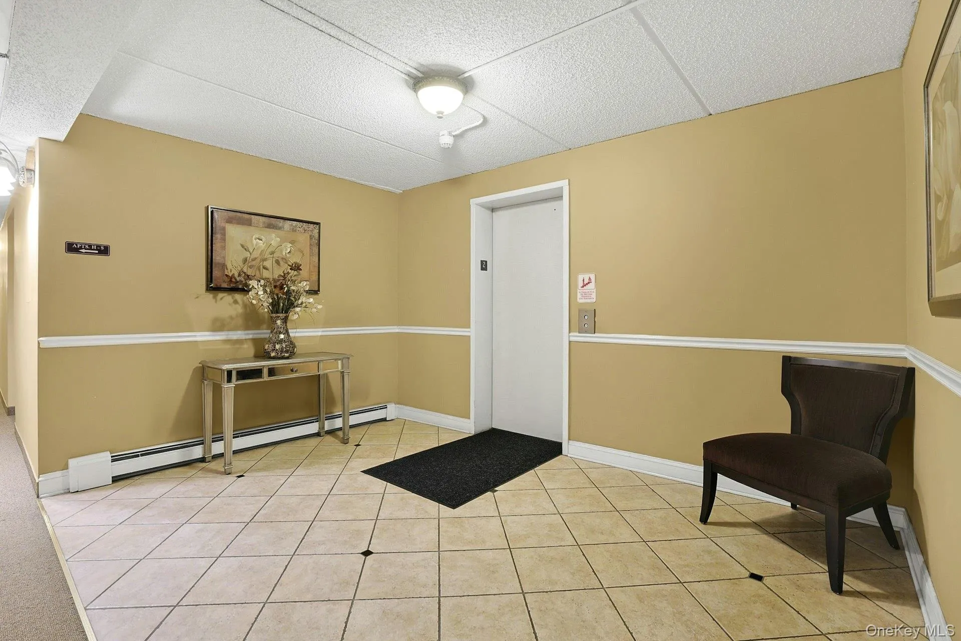 Mailroom off Lobby Mailroom off Lobby