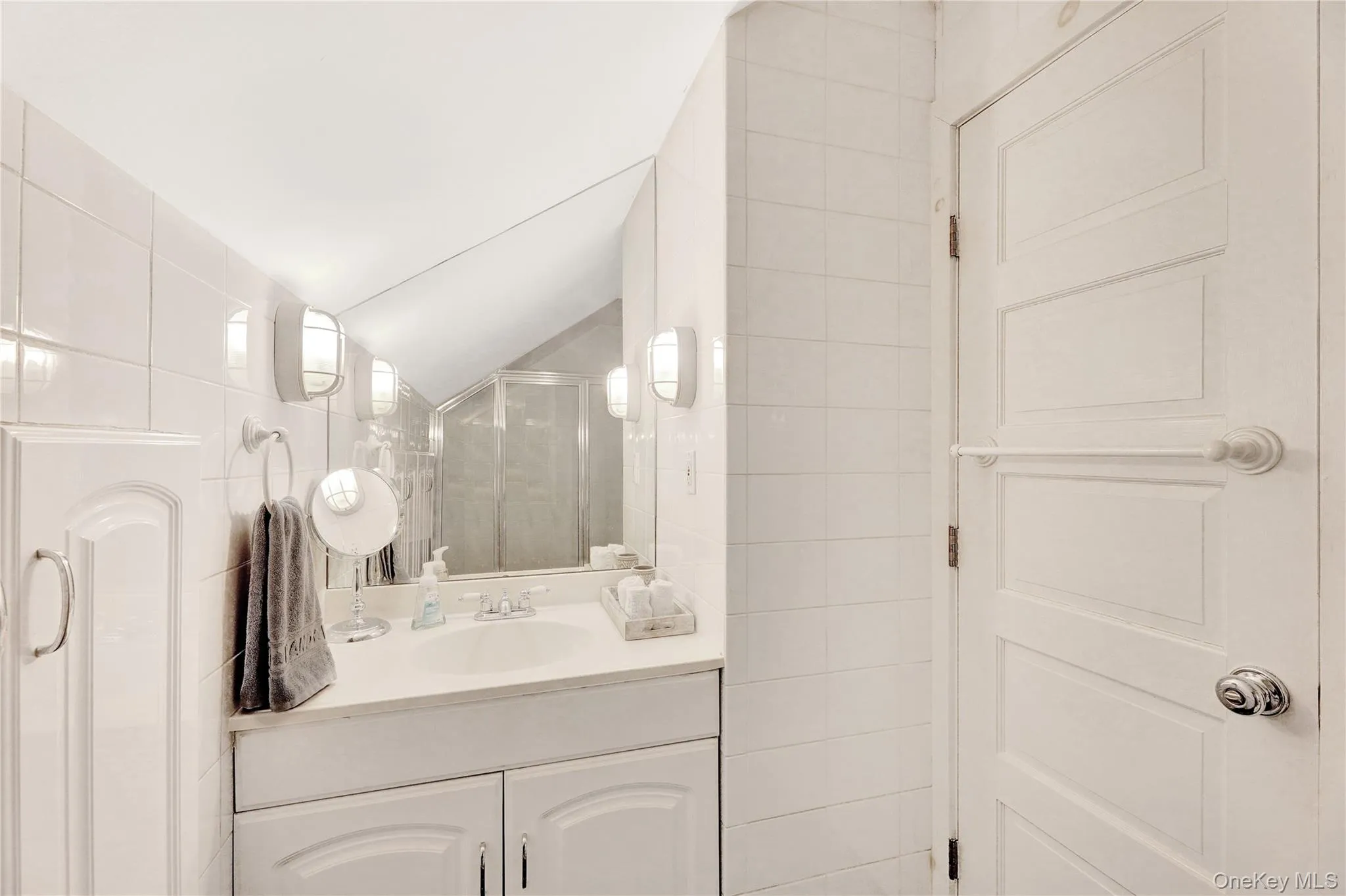 198 South Country Road, Southampton, NY, 4 Bedrooms Bedrooms, 9 Rooms Rooms,4 BathroomsBathrooms,Residential Lease,Idx,South Country,0,914092 198 South Country Road, Southampton, NY, 4 Bedrooms Bedrooms, 9 Rooms Rooms,4 BathroomsBathrooms,Residential Lease,Idx,South Country,0,914092