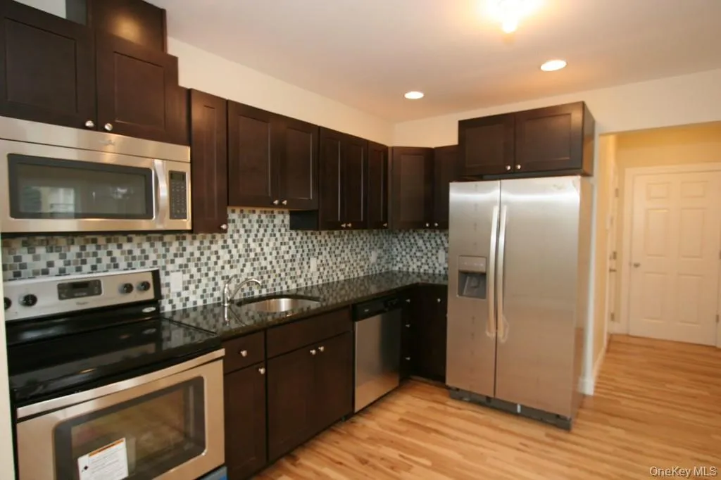 385 Palisade Avenue, Yonkers, NY, 2 Bedrooms Bedrooms, 5 Rooms Rooms,1 BathroomBathrooms,Residential Lease,Idx,Palisade,914249 385 Palisade Avenue, Yonkers, NY, 2 Bedrooms Bedrooms, 5 Rooms Rooms,1 BathroomBathrooms,Residential Lease,Idx,Palisade,914249