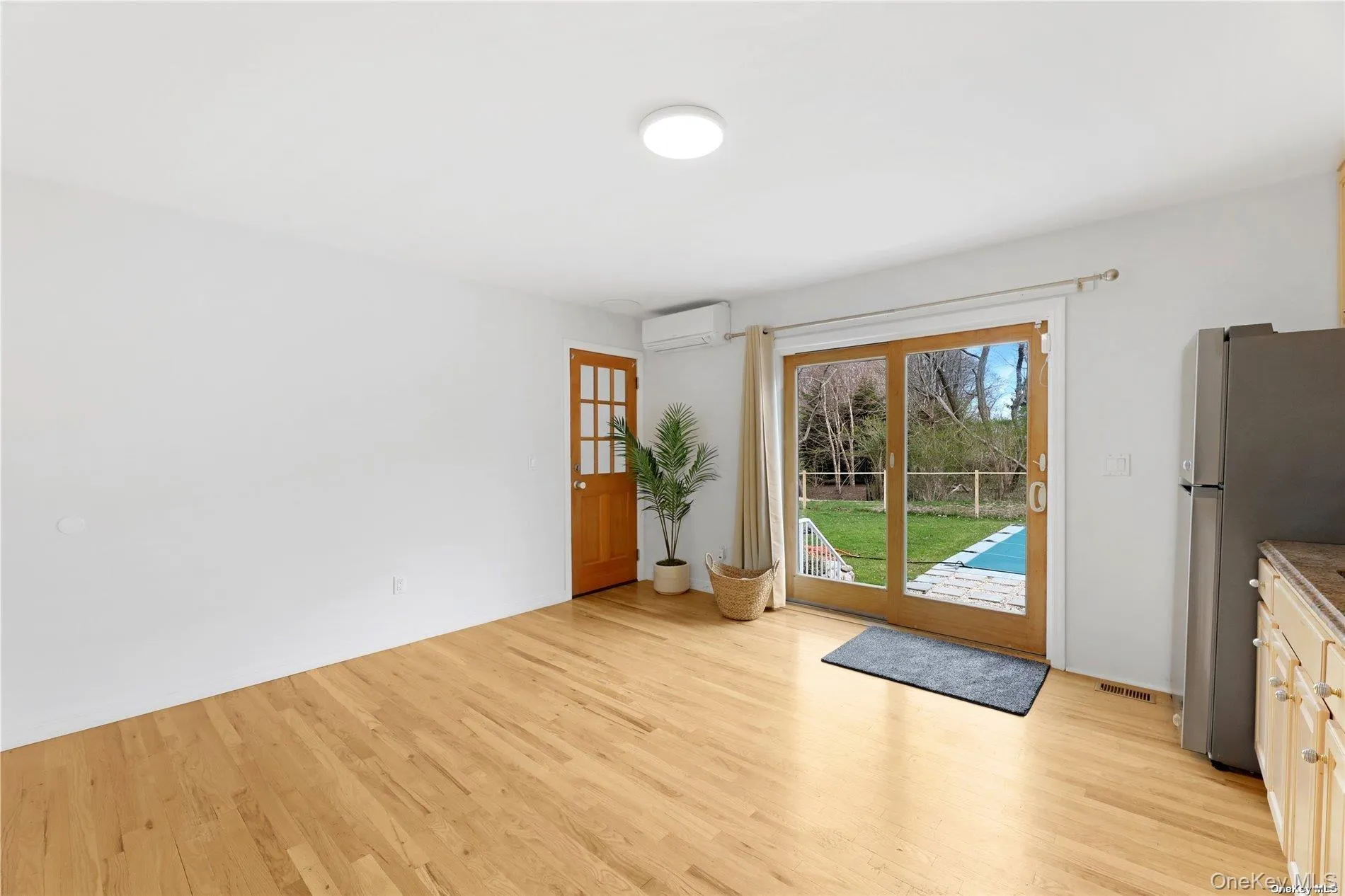 Kitchenette Leading to Pool/Backyard Kitchenette Leading to Pool/Backyard