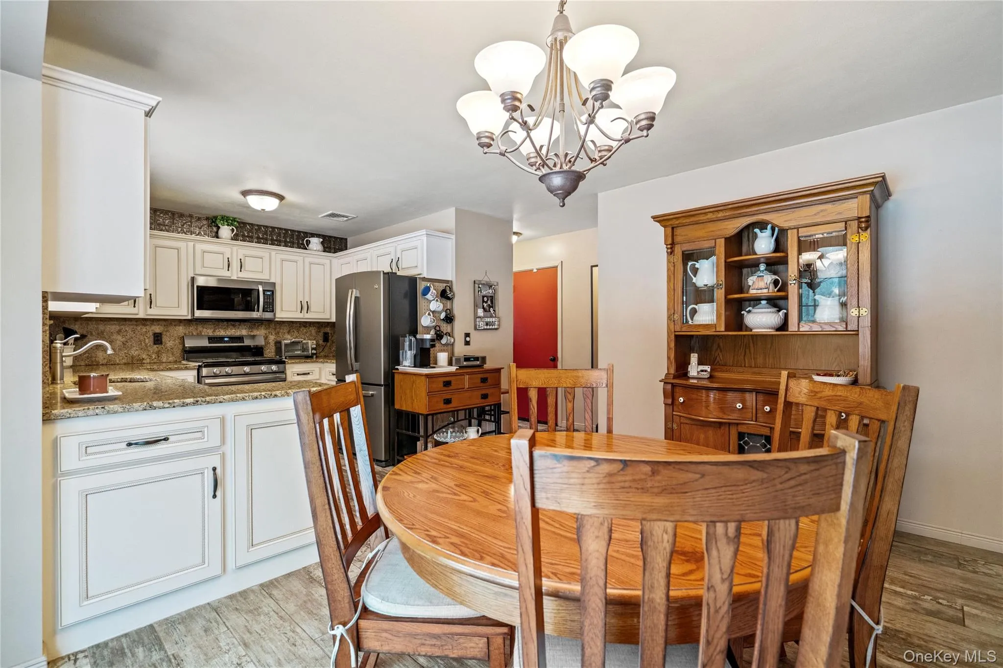 27 Evelyn Court, Brookhaven, NY, 6 Bedrooms Bedrooms, 10 Rooms Rooms,3 BathroomsBathrooms,Residential Sale,For Rent,Evelyn,0,914851 27 Evelyn Court, Brookhaven, NY, 6 Bedrooms Bedrooms, 10 Rooms Rooms,3 BathroomsBathrooms,Residential Sale,For Rent,Evelyn,0,914851