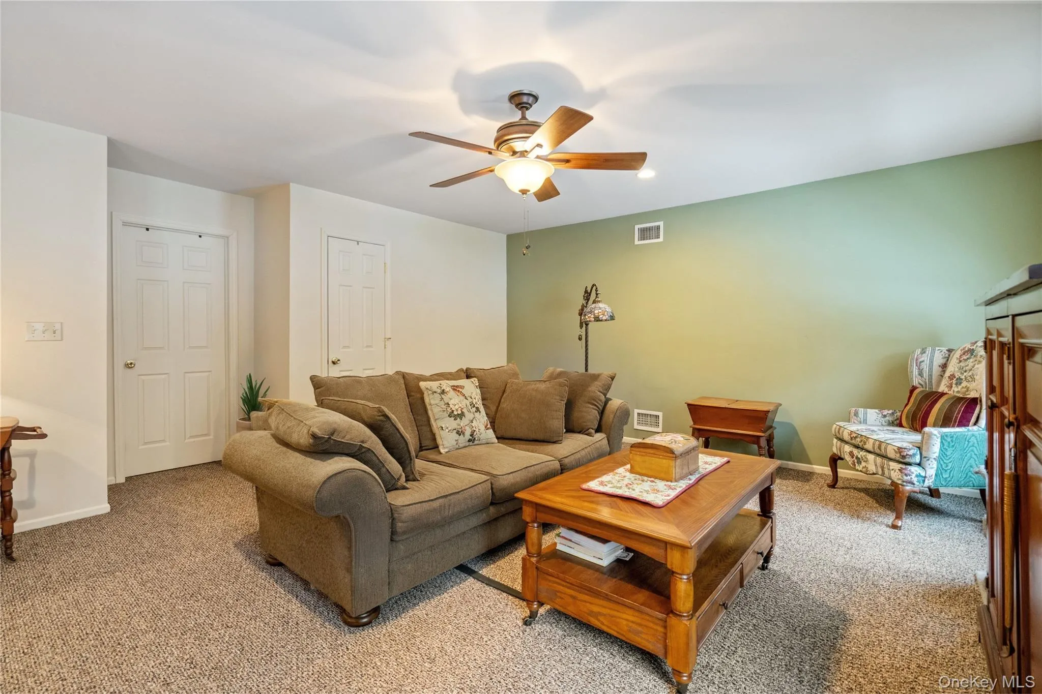 27 Evelyn Court, Brookhaven, NY, 6 Bedrooms Bedrooms, 10 Rooms Rooms,3 BathroomsBathrooms,Residential Sale,For Rent,Evelyn,0,914851 27 Evelyn Court, Brookhaven, NY, 6 Bedrooms Bedrooms, 10 Rooms Rooms,3 BathroomsBathrooms,Residential Sale,For Rent,Evelyn,0,914851