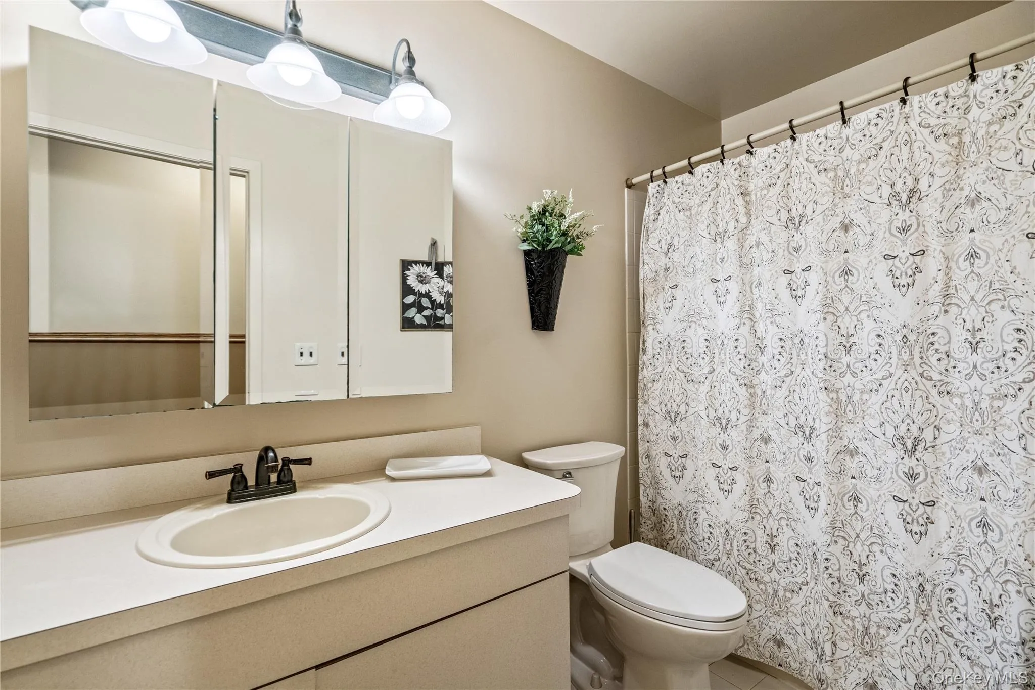 27 Evelyn Court, Brookhaven, NY, 6 Bedrooms Bedrooms, 10 Rooms Rooms,3 BathroomsBathrooms,Residential Sale,For Rent,Evelyn,0,914851 27 Evelyn Court, Brookhaven, NY, 6 Bedrooms Bedrooms, 10 Rooms Rooms,3 BathroomsBathrooms,Residential Sale,For Rent,Evelyn,0,914851
