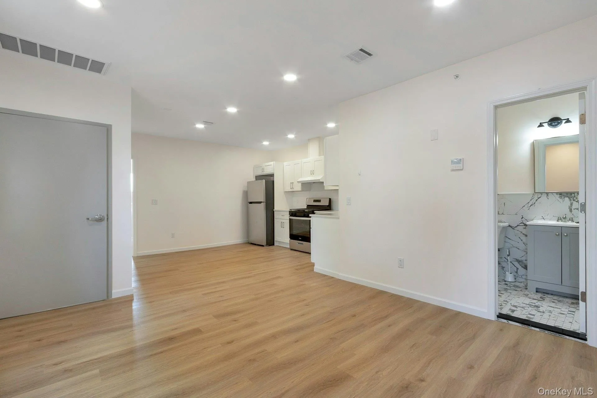 70 Van Ness Street, Newburgh (city), NY, 3 Bedrooms Bedrooms, 5 Rooms Rooms,2 BathroomsBathrooms,Residential Lease,Idx,Van Ness,0,914927 70 Van Ness Street, Newburgh (city), NY, 3 Bedrooms Bedrooms, 5 Rooms Rooms,2 BathroomsBathrooms,Residential Lease,Idx,Van Ness,0,914927