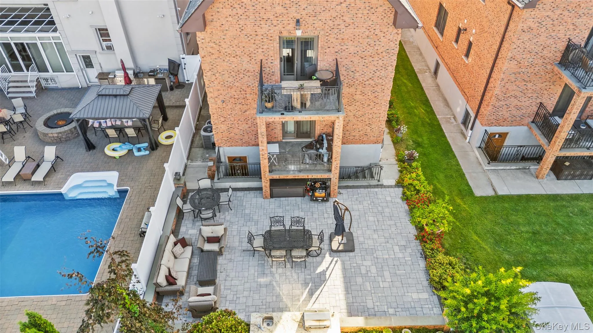 Drone / aerial view Drone / aerial view
