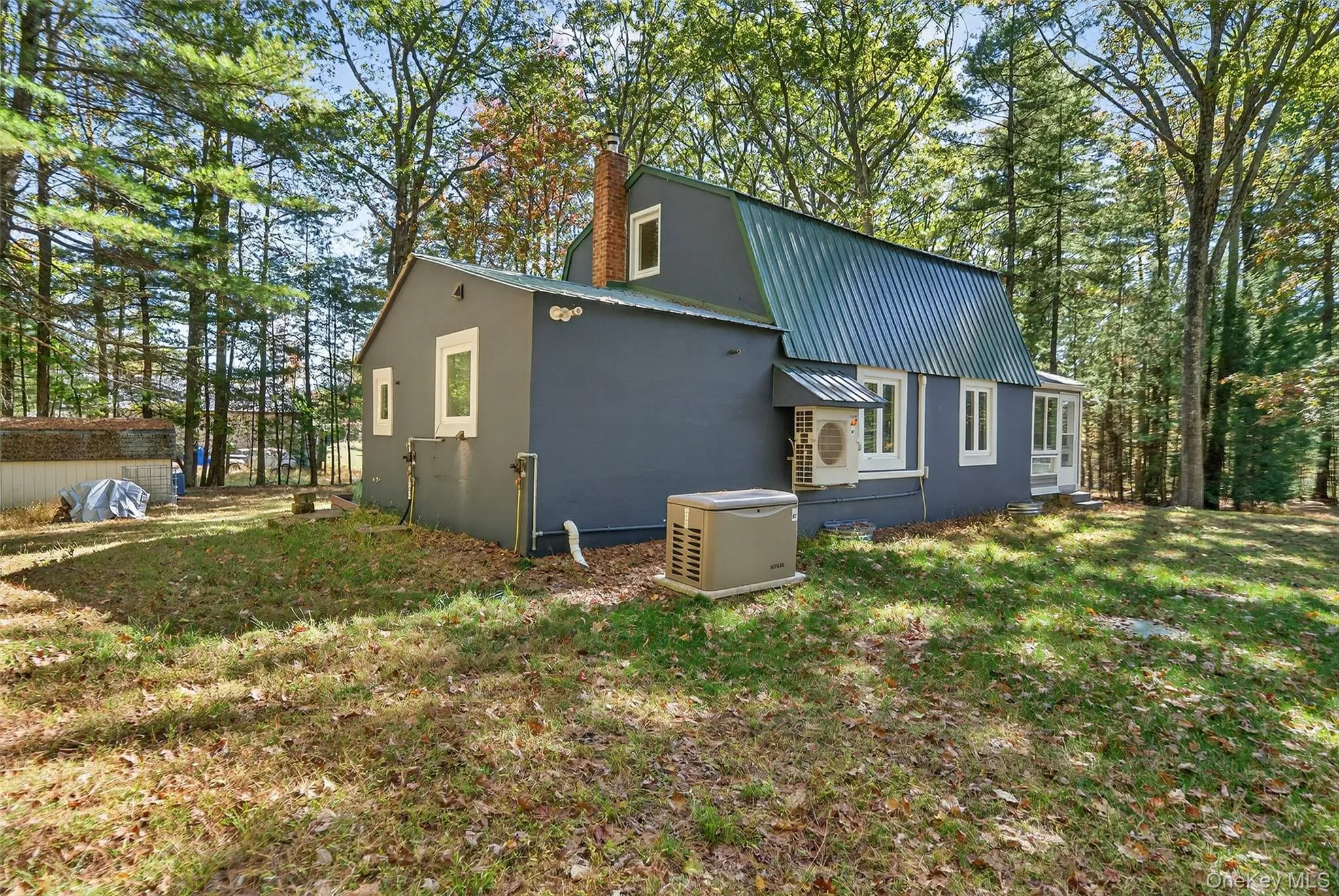 Side and rear view Side and rear view