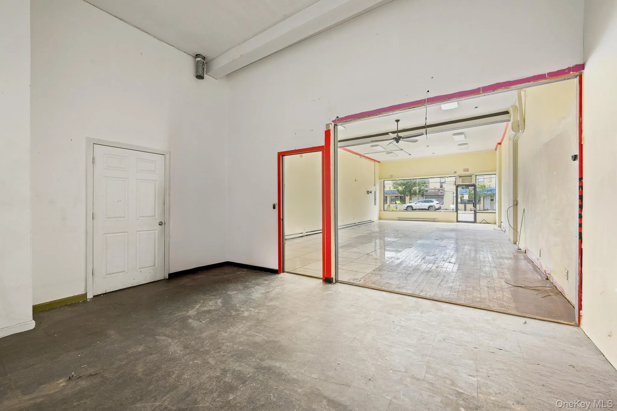 Garage with ceiling fan Garage with ceiling fan