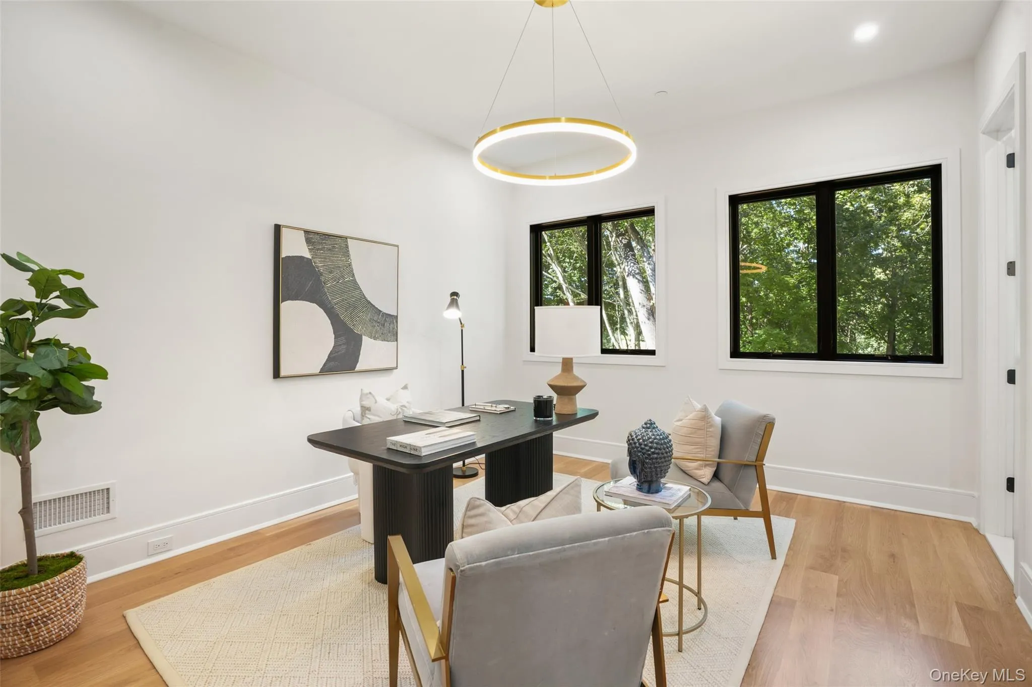 Home office/guest bedroom with ensuite full bathroom Home office/guest bedroom with ensuite full bathroom