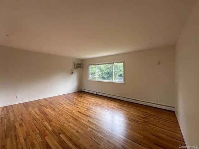 6 Finch Place, Huntington, NY, 3 Bedrooms Bedrooms, 6 Rooms Rooms,1 BathroomBathrooms,Residential Lease,Idx,Finch,0,915897 6 Finch Place, Huntington, NY, 3 Bedrooms Bedrooms, 6 Rooms Rooms,1 BathroomBathrooms,Residential Lease,Idx,Finch,0,915897