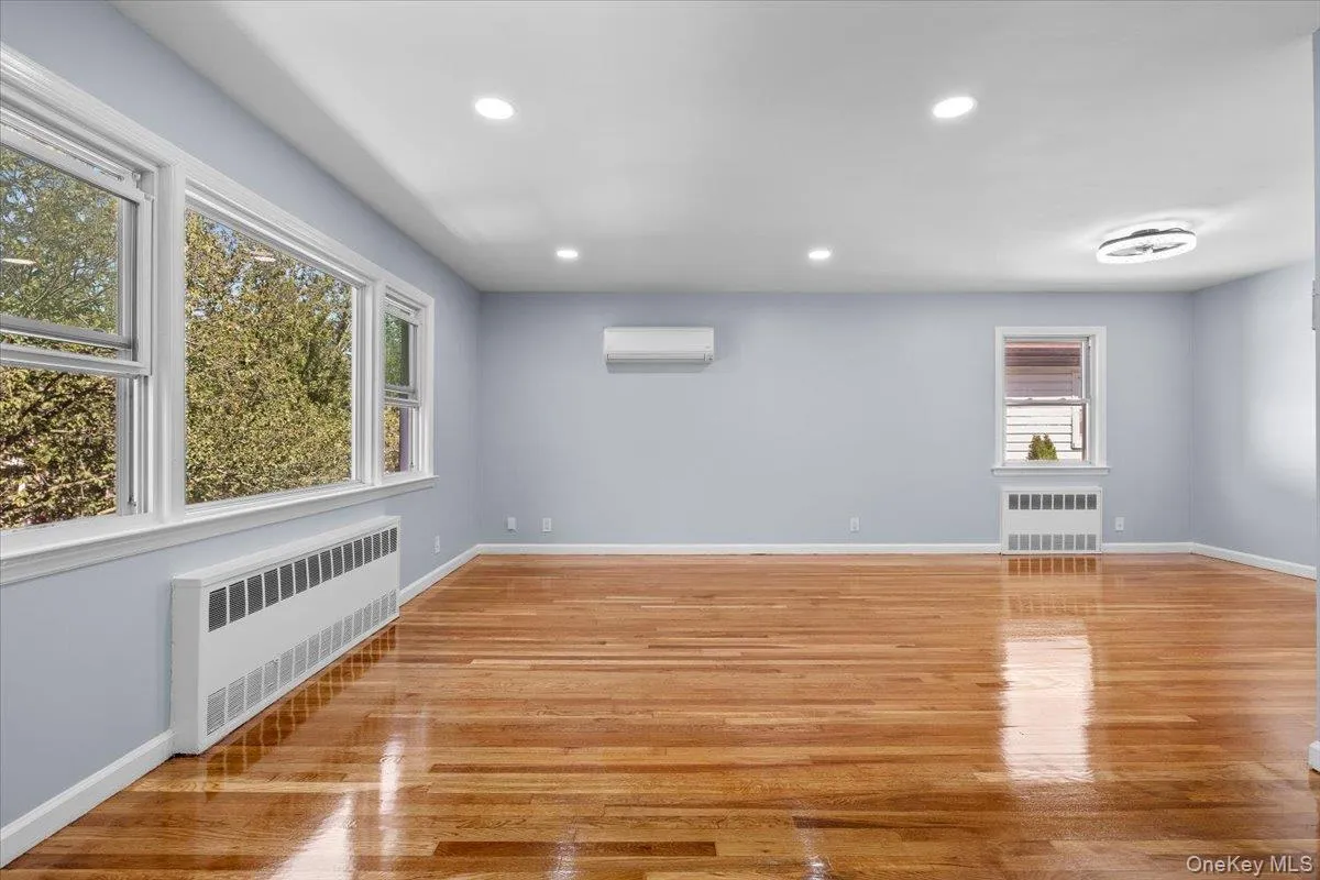 26804 83rd Avenue, New York, NY, 3 Bedrooms Bedrooms, 6 Rooms Rooms,1 BathroomBathrooms,Residential Lease,Idx,83rd,0,916228 26804 83rd Avenue, New York, NY, 3 Bedrooms Bedrooms, 6 Rooms Rooms,1 BathroomBathrooms,Residential Lease,Idx,83rd,0,916228