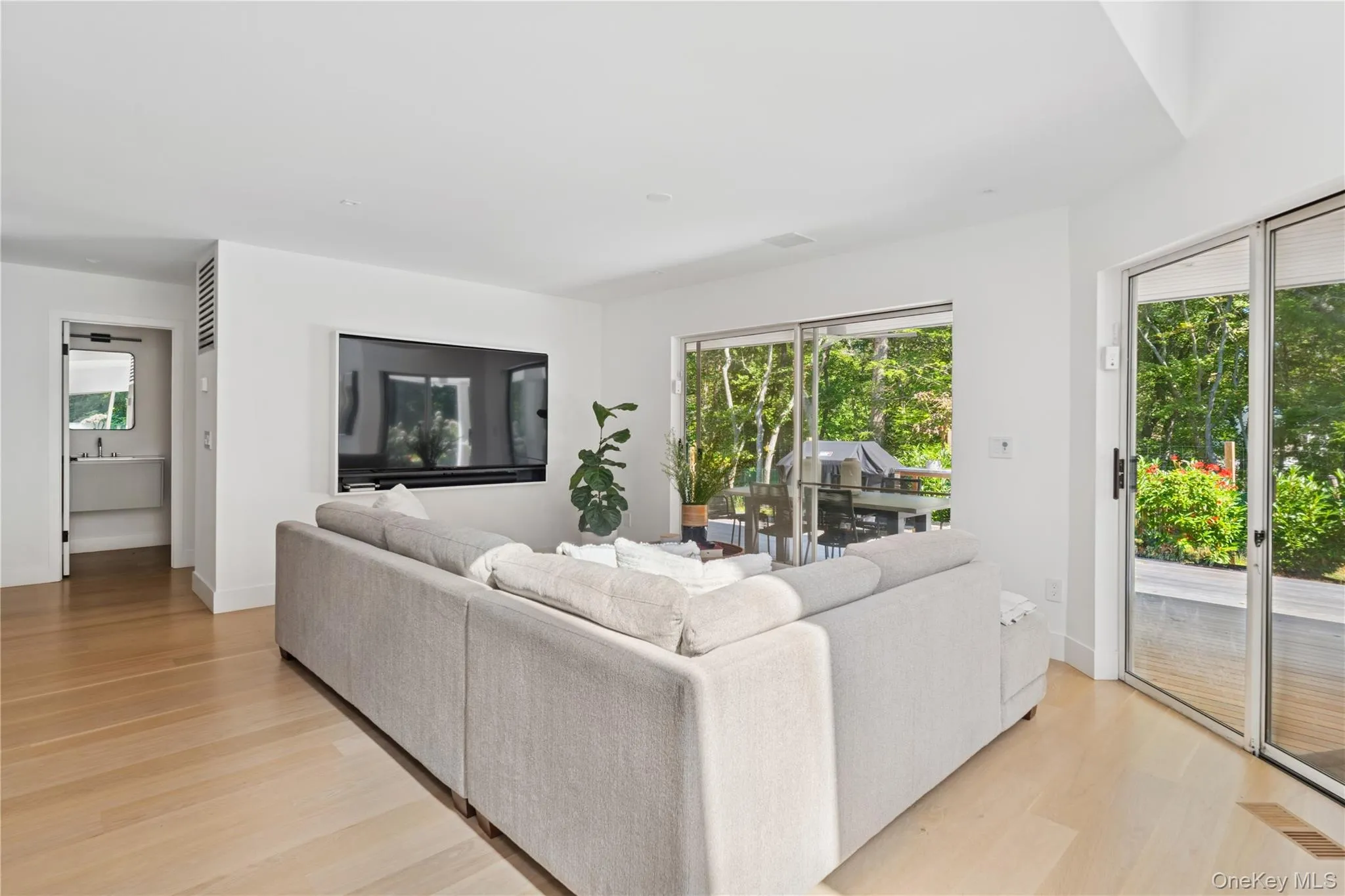10 Lakewood Lane, Southampton, NY, 4 Bedrooms Bedrooms, 9 Rooms Rooms,4 BathroomsBathrooms,Residential Lease,Idx,Lakewood,916232 10 Lakewood Lane, Southampton, NY, 4 Bedrooms Bedrooms, 9 Rooms Rooms,4 BathroomsBathrooms,Residential Lease,Idx,Lakewood,916232