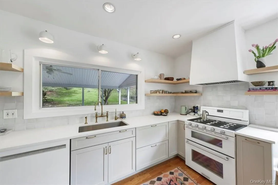 25 King Street, Cortlandt, NY, 4 Bedrooms Bedrooms, 10 Rooms Rooms,3 BathroomsBathrooms,Residential Lease,Idx,King,916356 25 King Street, Cortlandt, NY, 4 Bedrooms Bedrooms, 10 Rooms Rooms,3 BathroomsBathrooms,Residential Lease,Idx,King,916356