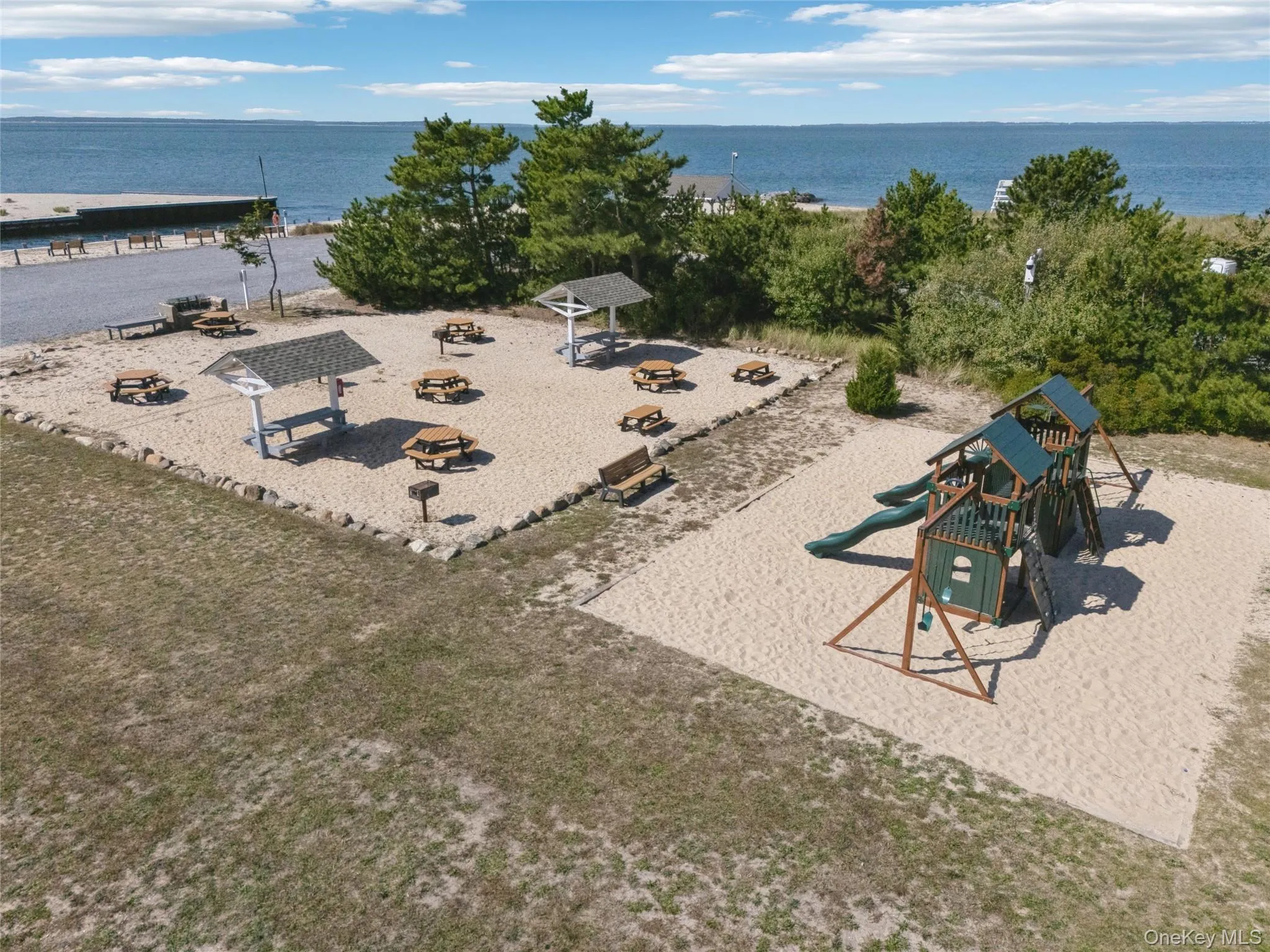 10 Rutland Road, East Hampton, NY, 3 Bedrooms Bedrooms, 7 Rooms Rooms,2 BathroomsBathrooms,Residential,For Rent,Rutland,0,916476 10 Rutland Road, East Hampton, NY, 3 Bedrooms Bedrooms, 7 Rooms Rooms,2 BathroomsBathrooms,Residential,For Rent,Rutland,0,916476