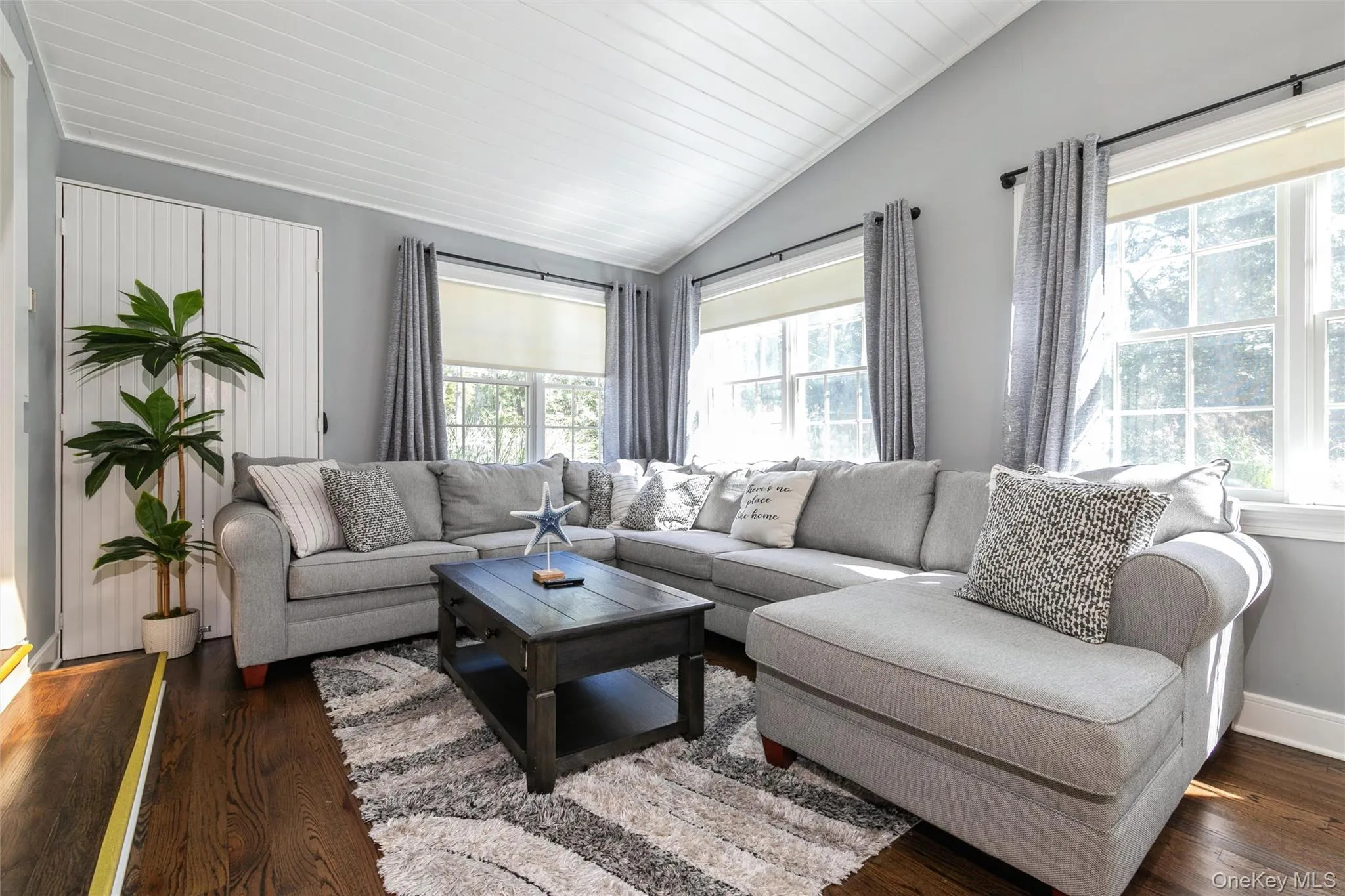 10 Rutland Road, East Hampton, NY, 3 Bedrooms Bedrooms, 7 Rooms Rooms,2 BathroomsBathrooms,Residential,For Rent,Rutland,0,916476 10 Rutland Road, East Hampton, NY, 3 Bedrooms Bedrooms, 7 Rooms Rooms,2 BathroomsBathrooms,Residential,For Rent,Rutland,0,916476