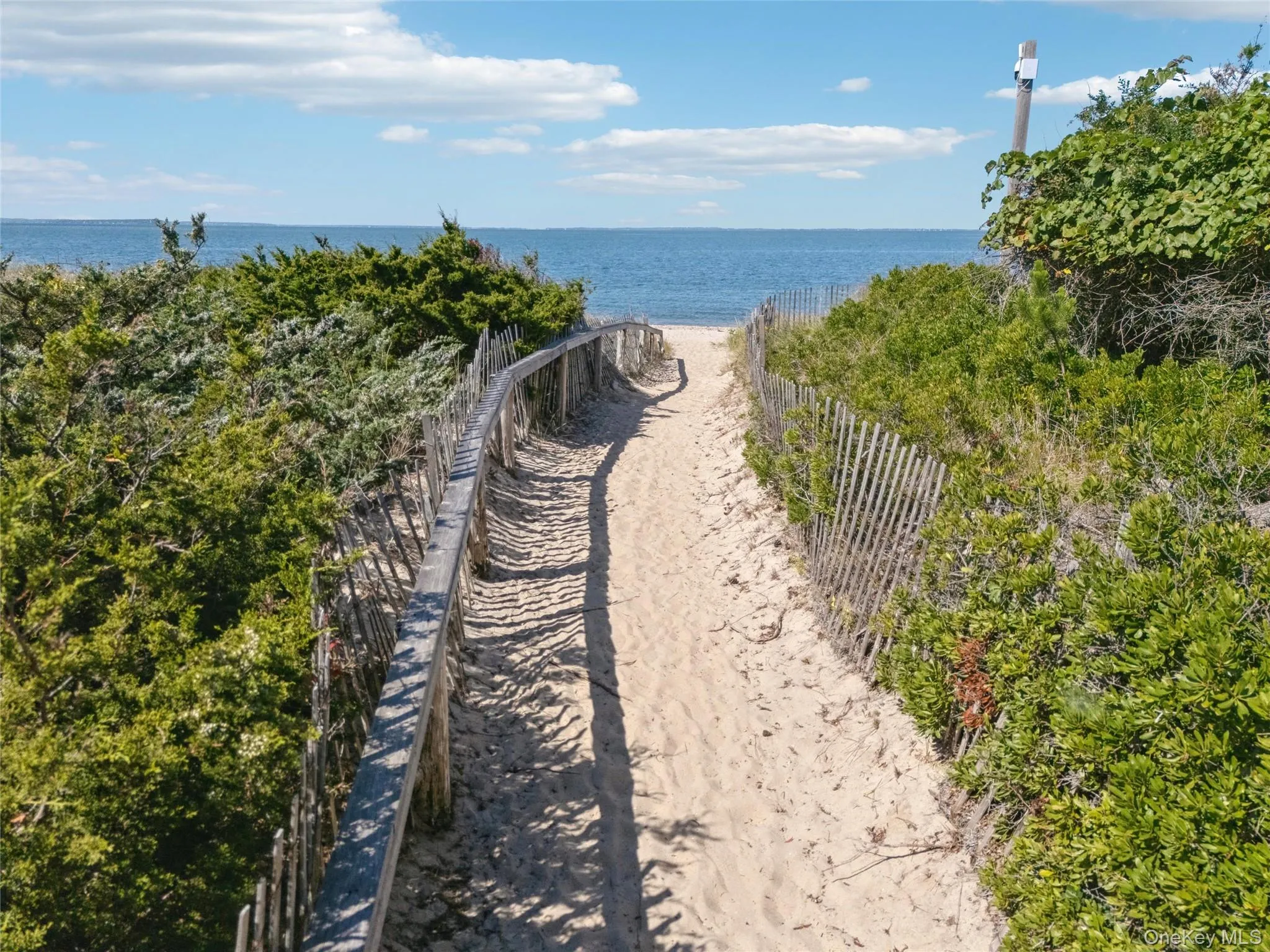 10 Rutland Road, East Hampton, NY, 3 Bedrooms Bedrooms, 7 Rooms Rooms,2 BathroomsBathrooms,Residential,For Rent,Rutland,0,916476 10 Rutland Road, East Hampton, NY, 3 Bedrooms Bedrooms, 7 Rooms Rooms,2 BathroomsBathrooms,Residential,For Rent,Rutland,0,916476