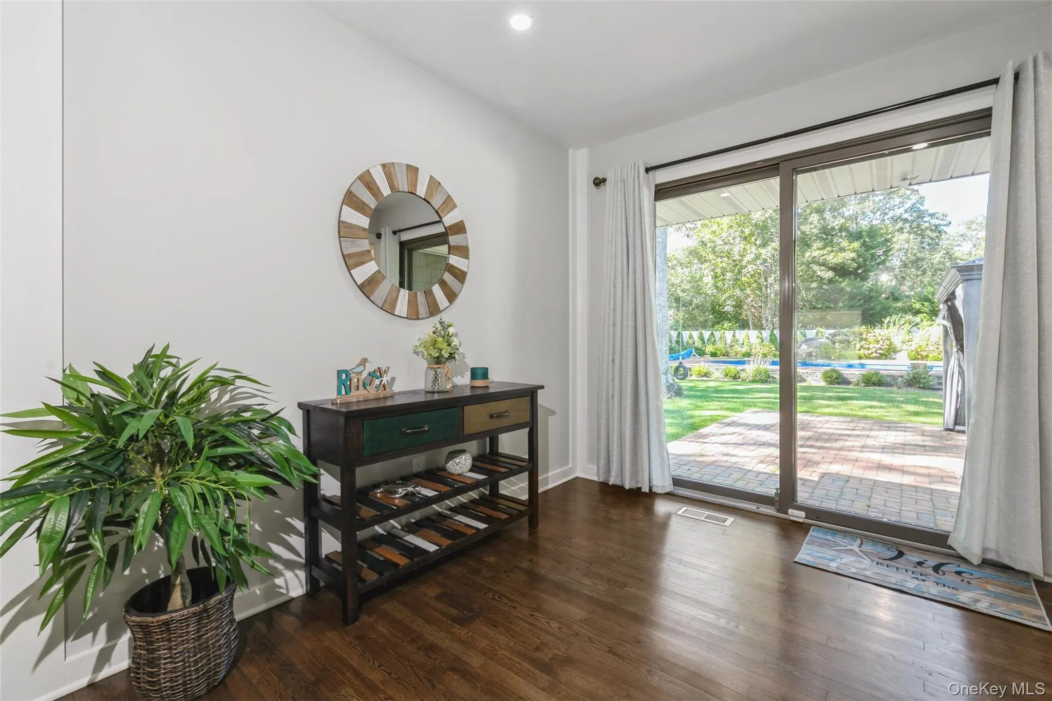 10 Rutland Road, East Hampton, NY, 3 Bedrooms Bedrooms, 7 Rooms Rooms,2 BathroomsBathrooms,Residential,For Rent,Rutland,0,916476 10 Rutland Road, East Hampton, NY, 3 Bedrooms Bedrooms, 7 Rooms Rooms,2 BathroomsBathrooms,Residential,For Rent,Rutland,0,916476