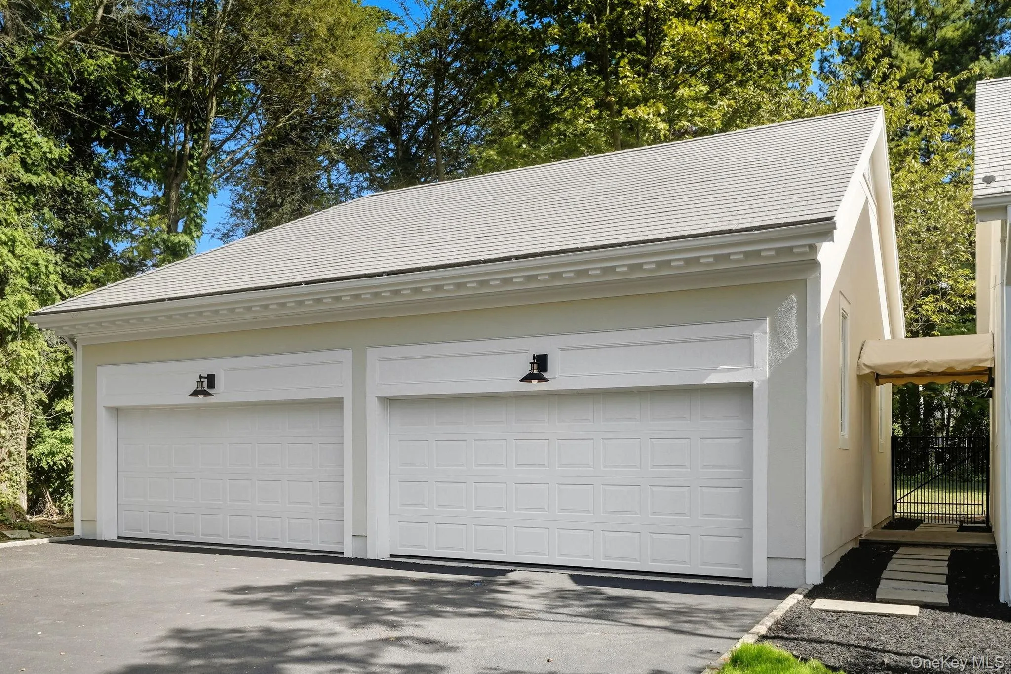 Detached heated 4 car garage Detached heated 4 car garage