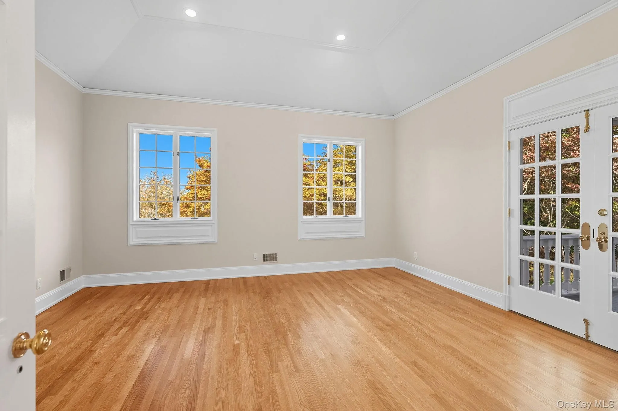 Ensuite secondary bedroom with private balcony Ensuite secondary bedroom with private balcony