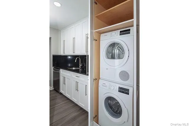 9 Brentwood Road, Islip, NY, 2 Bedrooms Bedrooms, 5 Rooms Rooms,2 BathroomsBathrooms,Residential Lease,Idx,Brentwood,916585 9 Brentwood Road, Islip, NY, 2 Bedrooms Bedrooms, 5 Rooms Rooms,2 BathroomsBathrooms,Residential Lease,Idx,Brentwood,916585