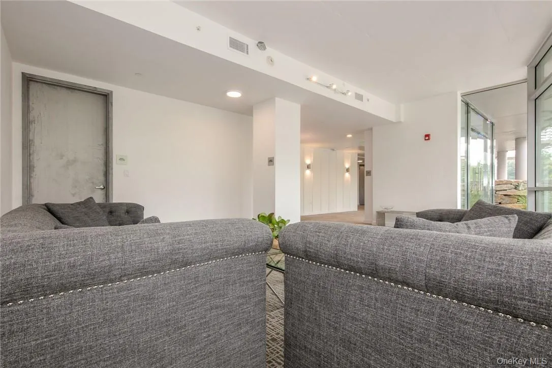 250 Central Park Avenue, Greenburgh, NY, 1 Bedroom Bedrooms, 4 Rooms Rooms,1 BathroomBathrooms,Residential Lease,Idx,Central Park,0,916893 250 Central Park Avenue, Greenburgh, NY, 1 Bedroom Bedrooms, 4 Rooms Rooms,1 BathroomBathrooms,Residential Lease,Idx,Central Park,0,916893