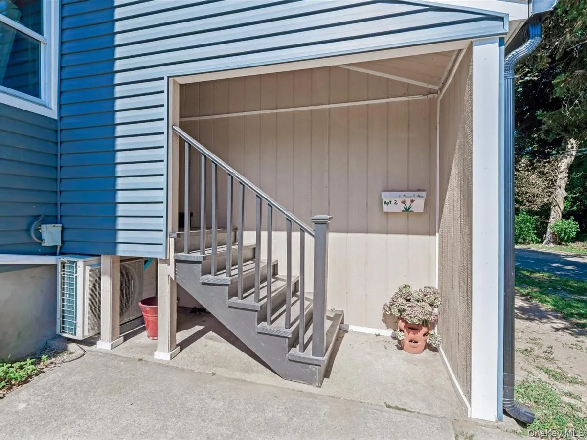 Entrance to property Entrance to property