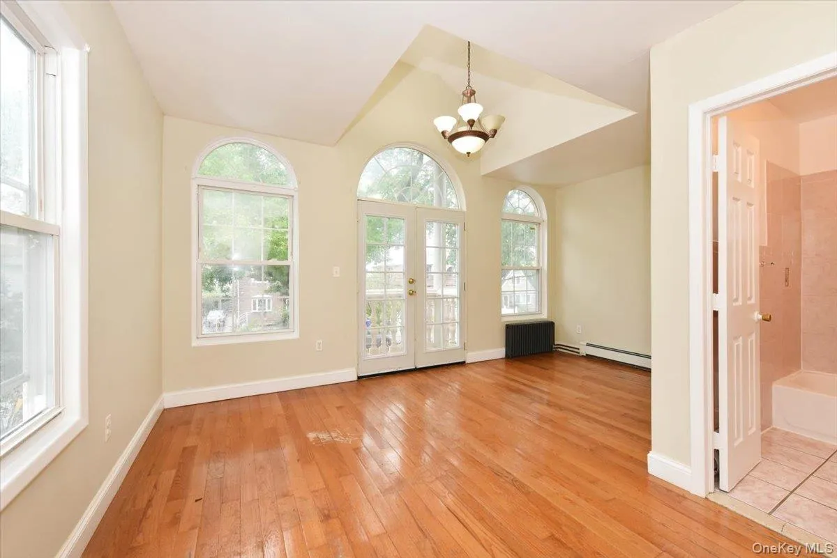 8135 166th Street, New York, NY, 3 Bedrooms Bedrooms, 7 Rooms Rooms,3 BathroomsBathrooms,Residential,For Rent,166th,0,917287 8135 166th Street, New York, NY, 3 Bedrooms Bedrooms, 7 Rooms Rooms,3 BathroomsBathrooms,Residential,For Rent,166th,0,917287