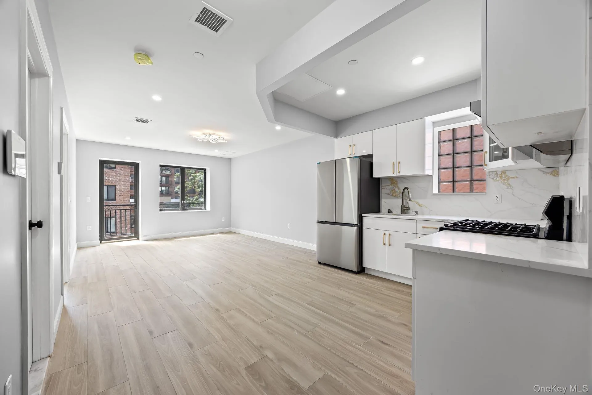 13225 41st Avenue, New York, NY, 1 Bedroom Bedrooms, 3 Rooms Rooms,1 BathroomBathrooms,Residential,For Rent,41st,0,917363 13225 41st Avenue, New York, NY, 1 Bedroom Bedrooms, 3 Rooms Rooms,1 BathroomBathrooms,Residential,For Rent,41st,0,917363