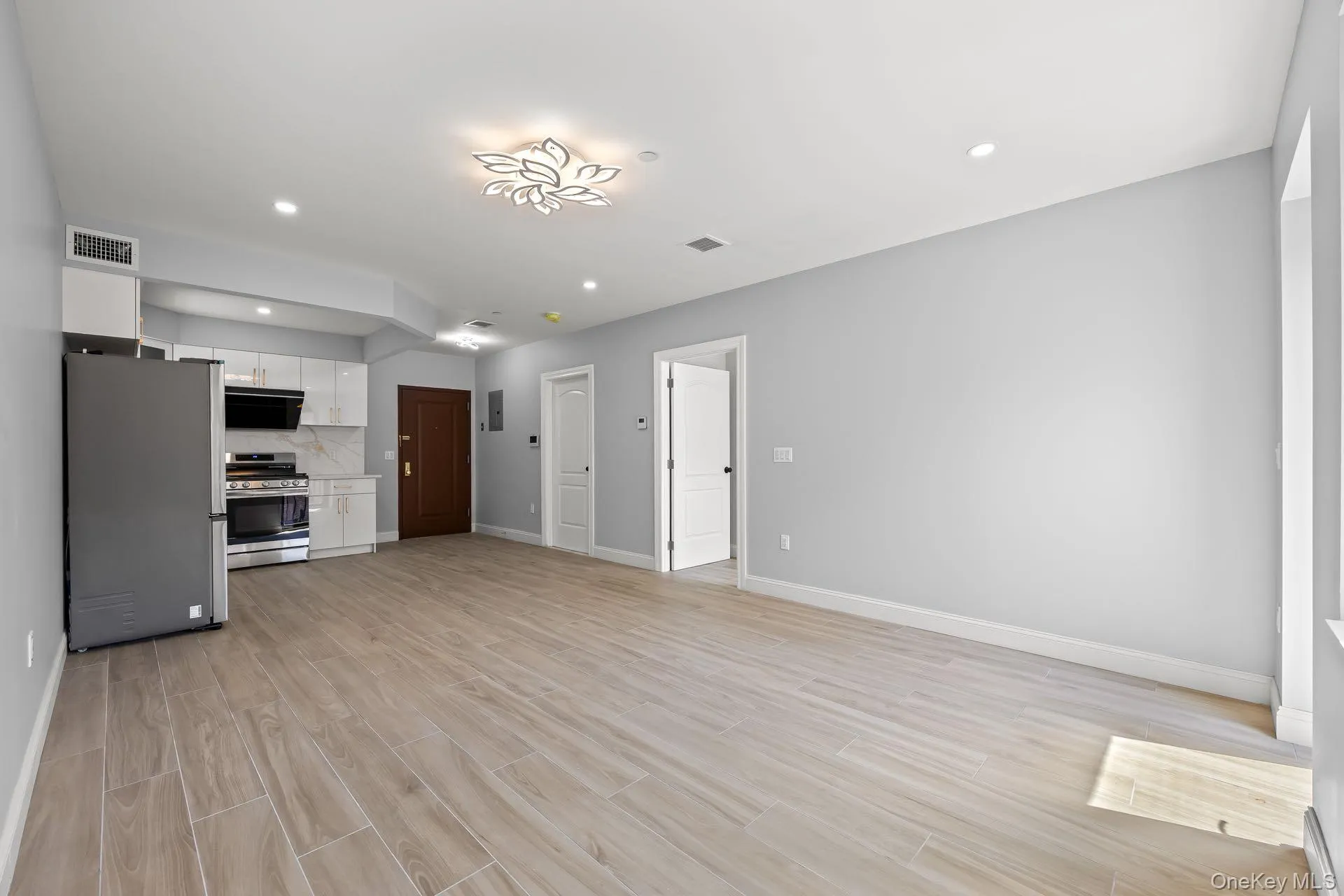 13225 41st Avenue, New York, NY, 1 Bedroom Bedrooms, 3 Rooms Rooms,1 BathroomBathrooms,Residential,For Rent,41st,0,917363 13225 41st Avenue, New York, NY, 1 Bedroom Bedrooms, 3 Rooms Rooms,1 BathroomBathrooms,Residential,For Rent,41st,0,917363