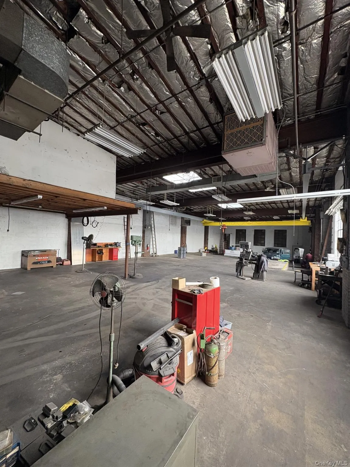 Misc room featuring a heating unit Misc room featuring a heating unit