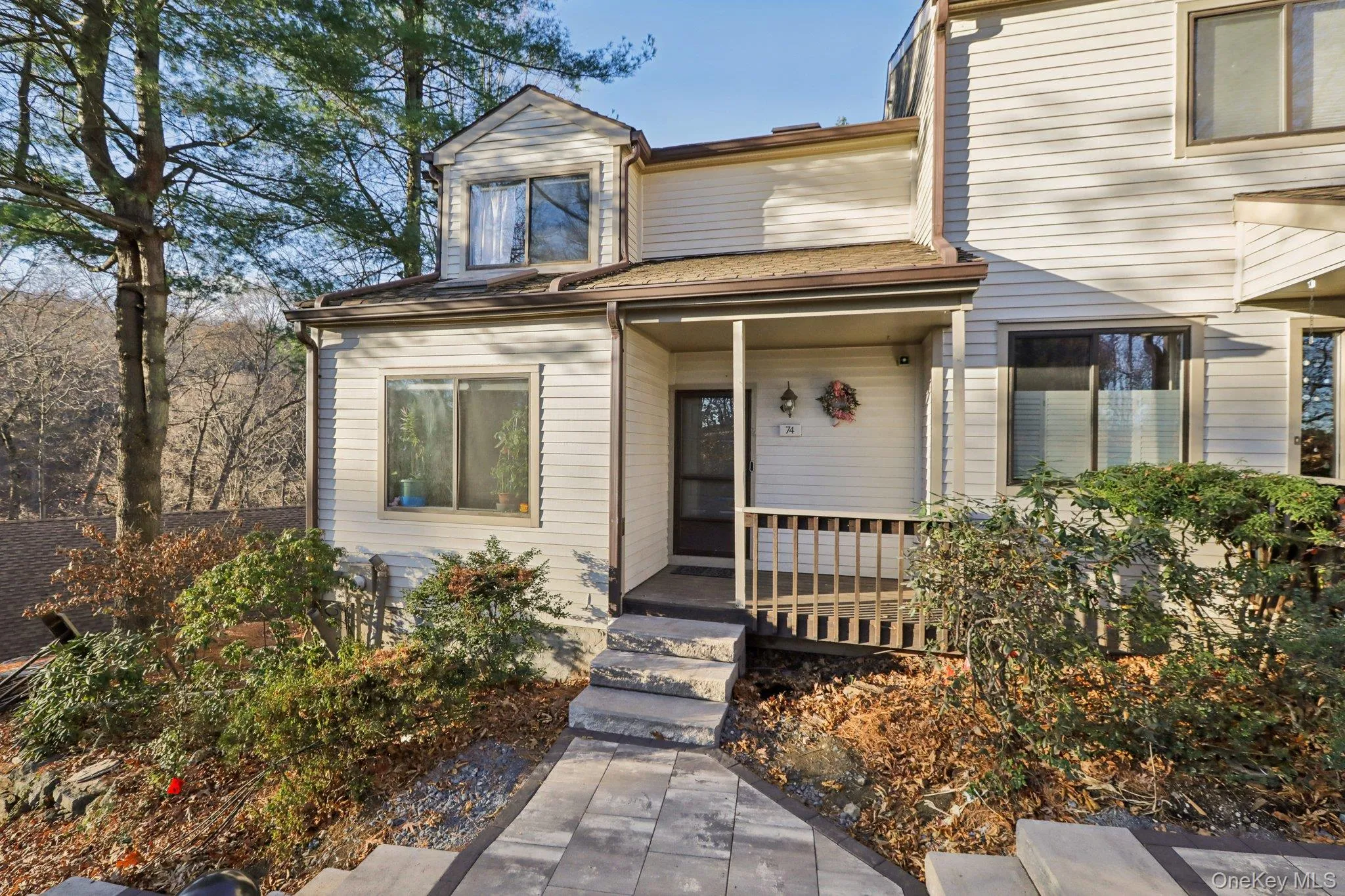 View of exterior entry with covered porch View of exterior entry with covered porch