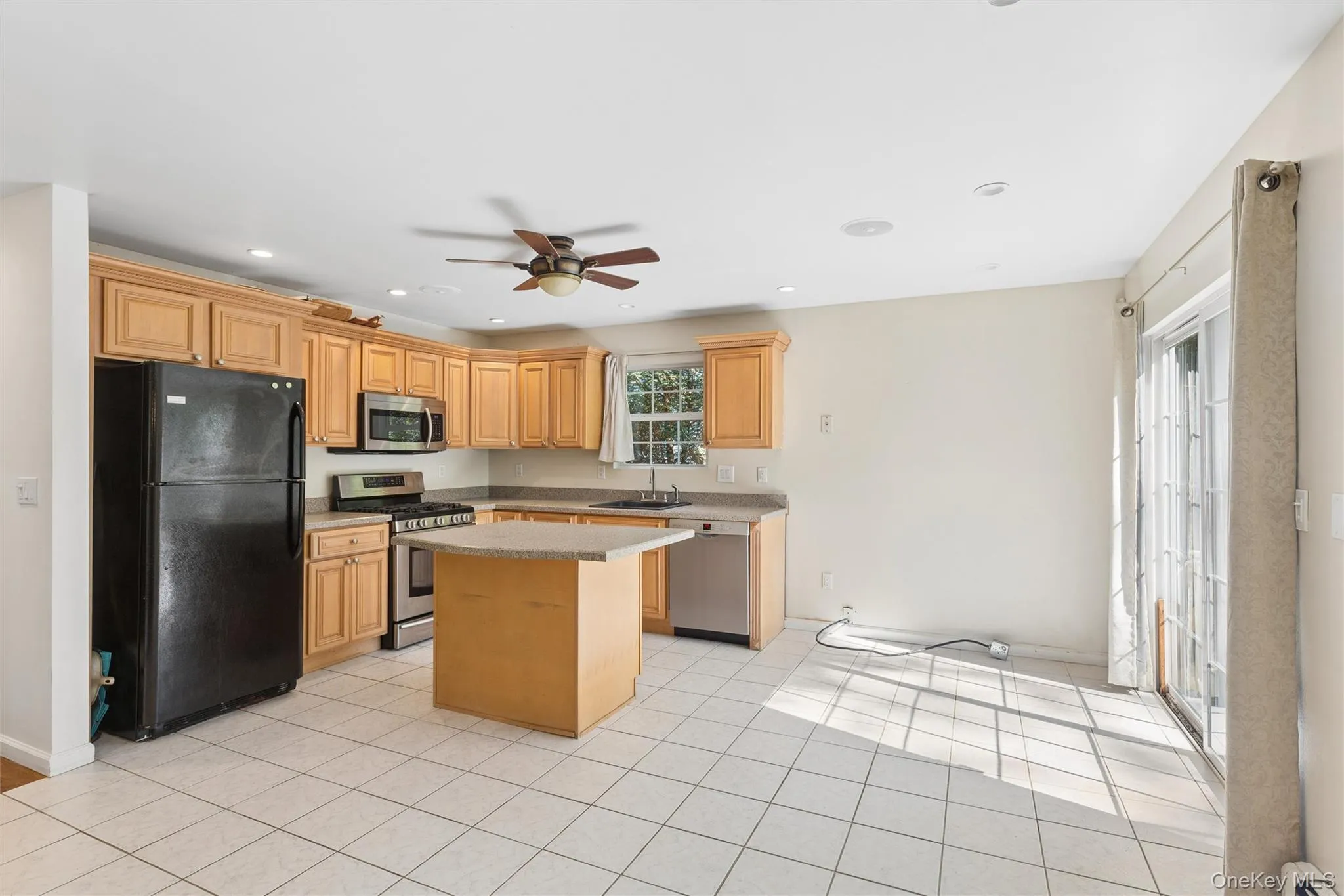 32 Atlantic Avenue, Southampton, NY, 4 Bedrooms Bedrooms, 6 Rooms Rooms,2 BathroomsBathrooms,Residential,For Rent,Atlantic,0,KEY917538 32 Atlantic Avenue, Southampton, NY, 4 Bedrooms Bedrooms, 6 Rooms Rooms,2 BathroomsBathrooms,Residential,For Rent,Atlantic,0,KEY917538