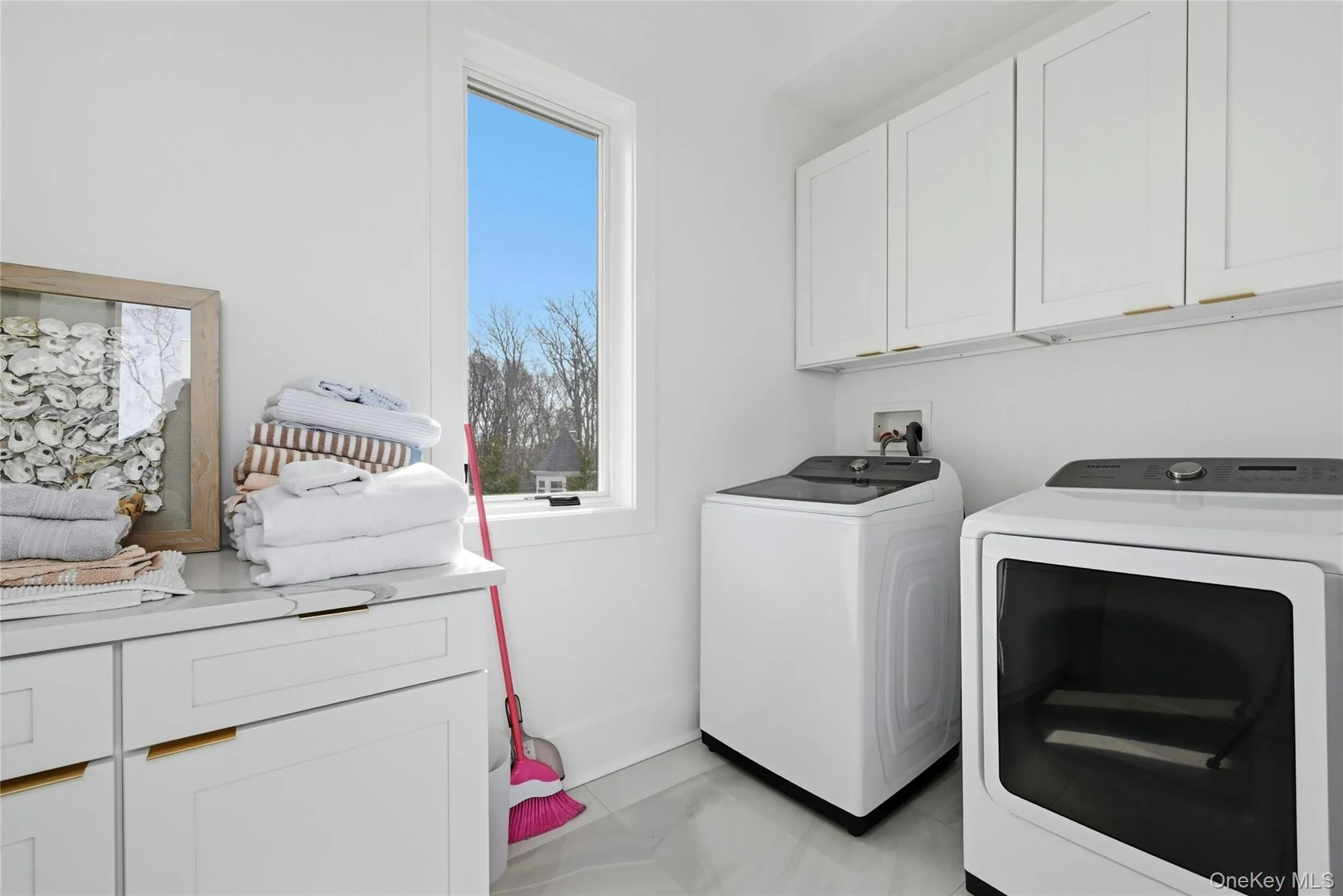 43 Smugglers Path, Riverhead, NY, 4 Bedrooms Bedrooms, 7 Rooms Rooms,3 BathroomsBathrooms,Residential Lease,For Rent,Smugglers,0,917714 43 Smugglers Path, Riverhead, NY, 4 Bedrooms Bedrooms, 7 Rooms Rooms,3 BathroomsBathrooms,Residential Lease,For Rent,Smugglers,0,917714