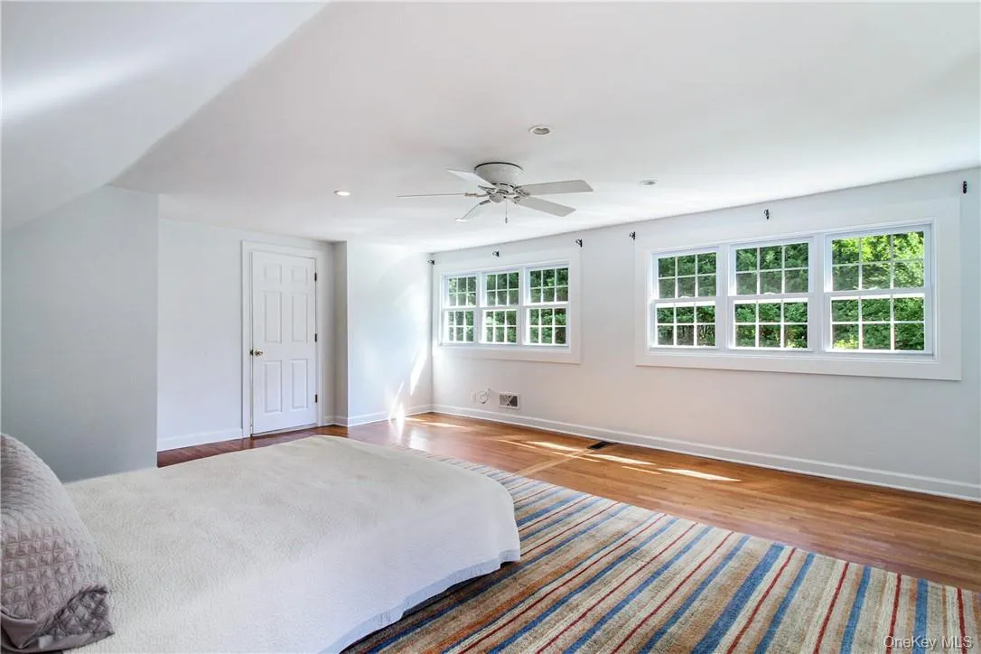 2nd primary bedroom on the top floor with ensuite bathroom 2nd primary bedroom on the top floor with ensuite bathroom