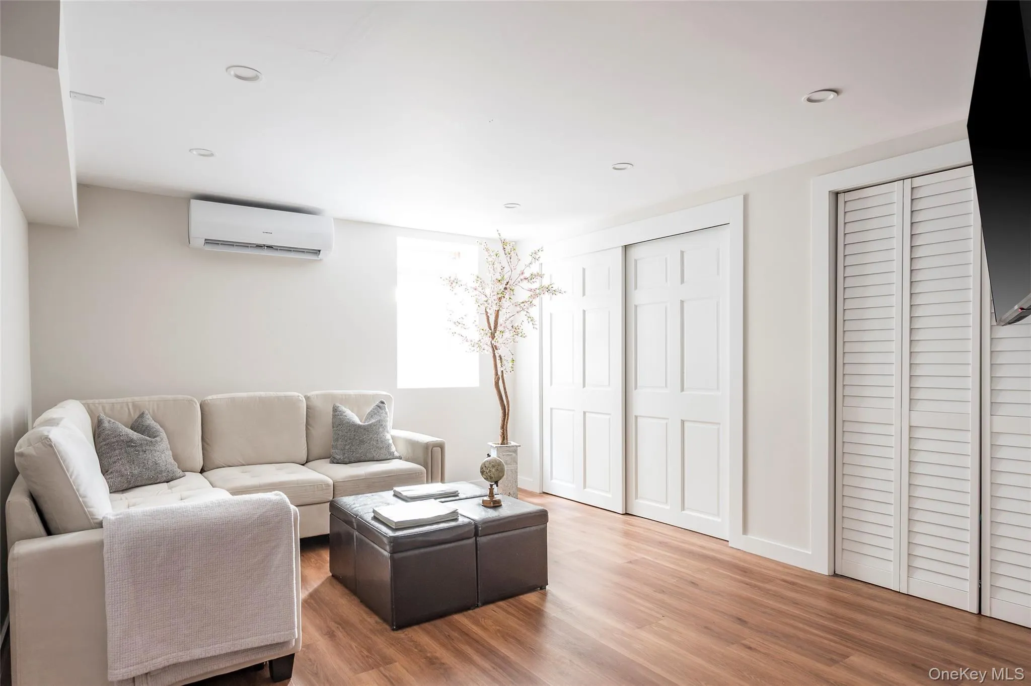 66 School Street, Southampton, NY, 3 Bedrooms Bedrooms, 10 Rooms Rooms,4 BathroomsBathrooms,Residential Lease,Idx,School,917894 66 School Street, Southampton, NY, 3 Bedrooms Bedrooms, 10 Rooms Rooms,4 BathroomsBathrooms,Residential Lease,Idx,School,917894